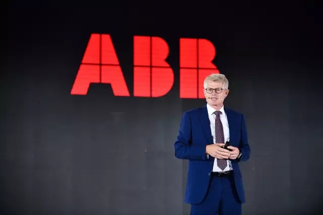 ABB機器人業務全球總裁倪思德 對全球及亞洲業務進行介紹