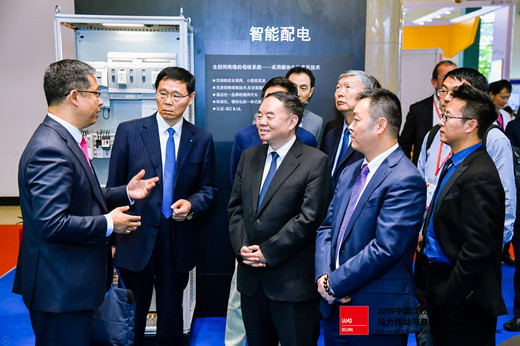 原工程院院長周濟先生一行參觀威圖易盼聯合展位