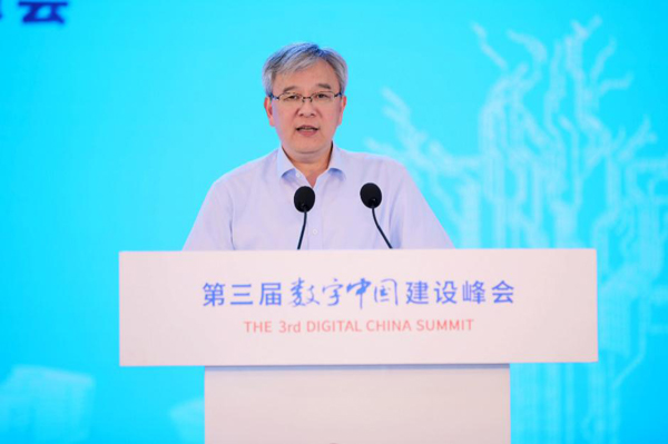 中控科技集團創始人、寧波工業互聯網研究院創始人、院長褚健教授