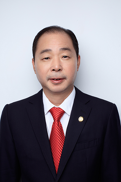 全國人大代表、浙江省工商聯(lián)副主席、德力西集團(tuán)董事局主席胡成中