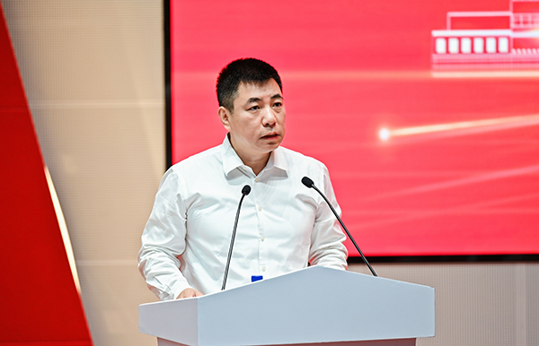 中國一汽黨委常委、副總經理劉亦功致辭